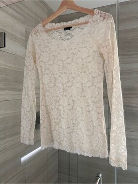 Lace Long-Sleeve Top in cream size M